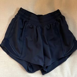 Lululemon Hotty Hot shorts - navy